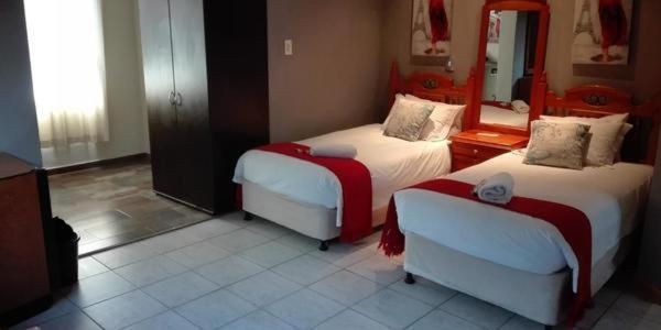 Waterside Lodge Cc Piet Retief Dış mekan fotoğraf