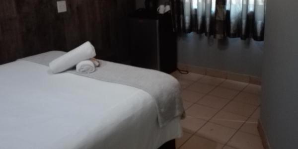 Waterside Lodge Cc Piet Retief Dış mekan fotoğraf